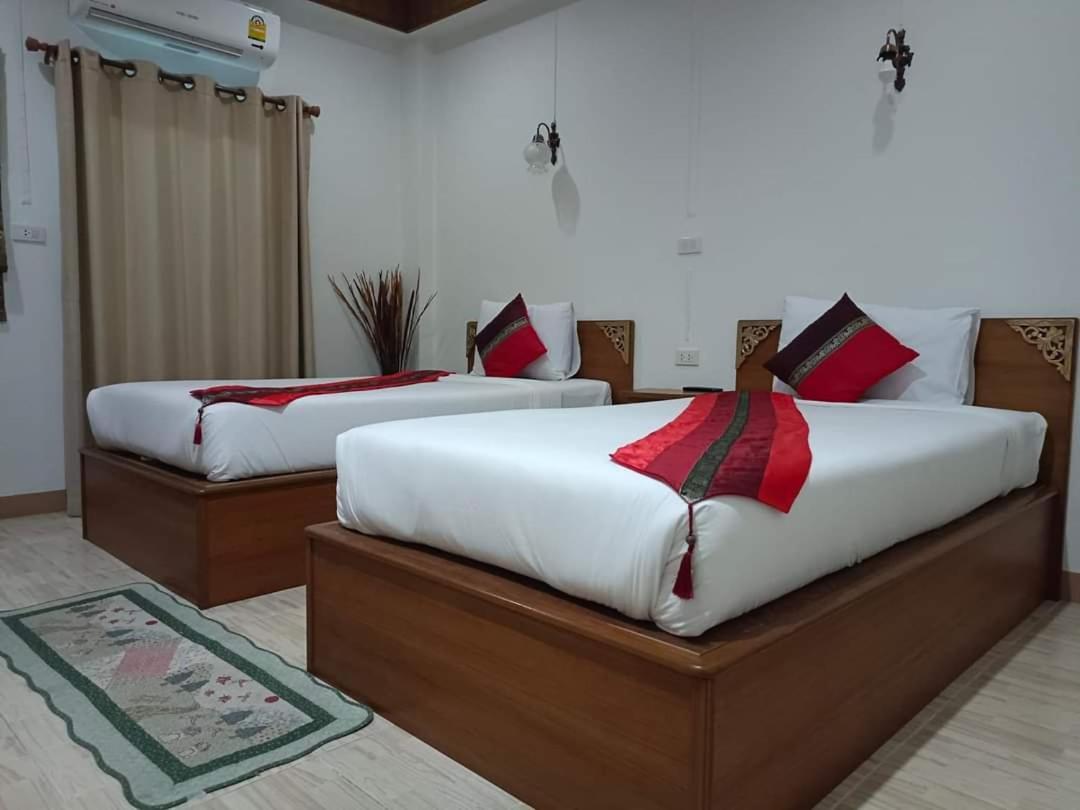 Maesot Siri Hotel Mae Sot Bagian luar foto