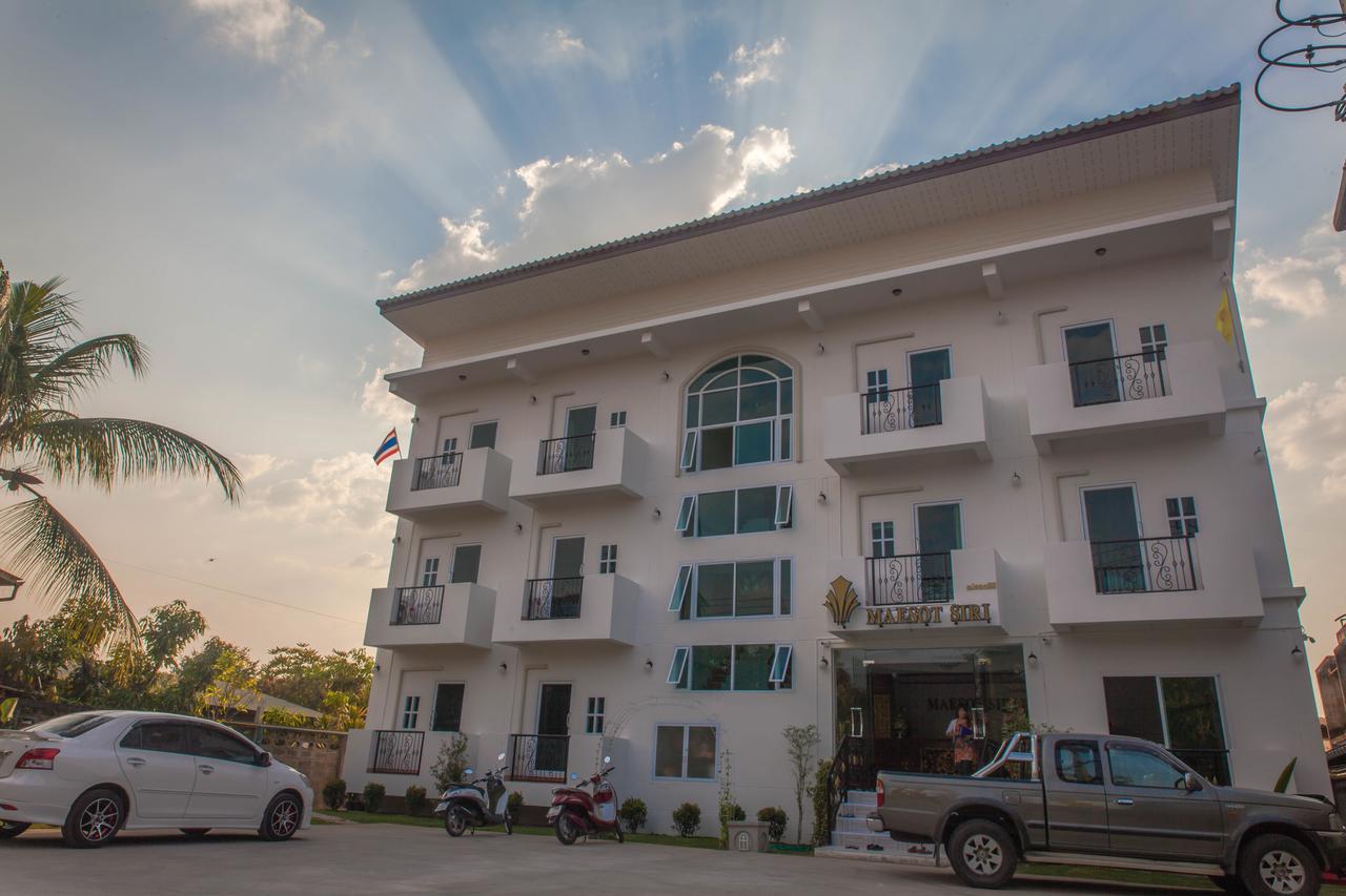 Maesot Siri Hotel Mae Sot Bagian luar foto