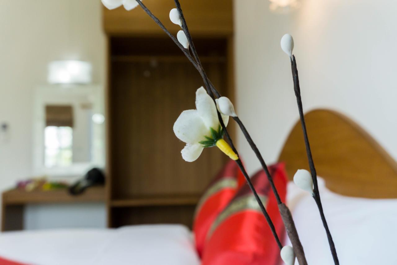 Maesot Siri Hotel Mae Sot Bagian luar foto