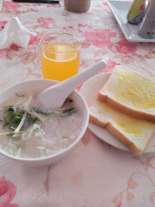 Maesot Siri Hotel Mae Sot Bagian luar foto